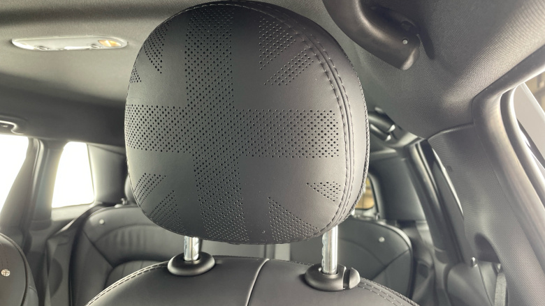 MINI Hatchback 1.5 Cooper Exclusive Premium 5dr Petrol Hatchback